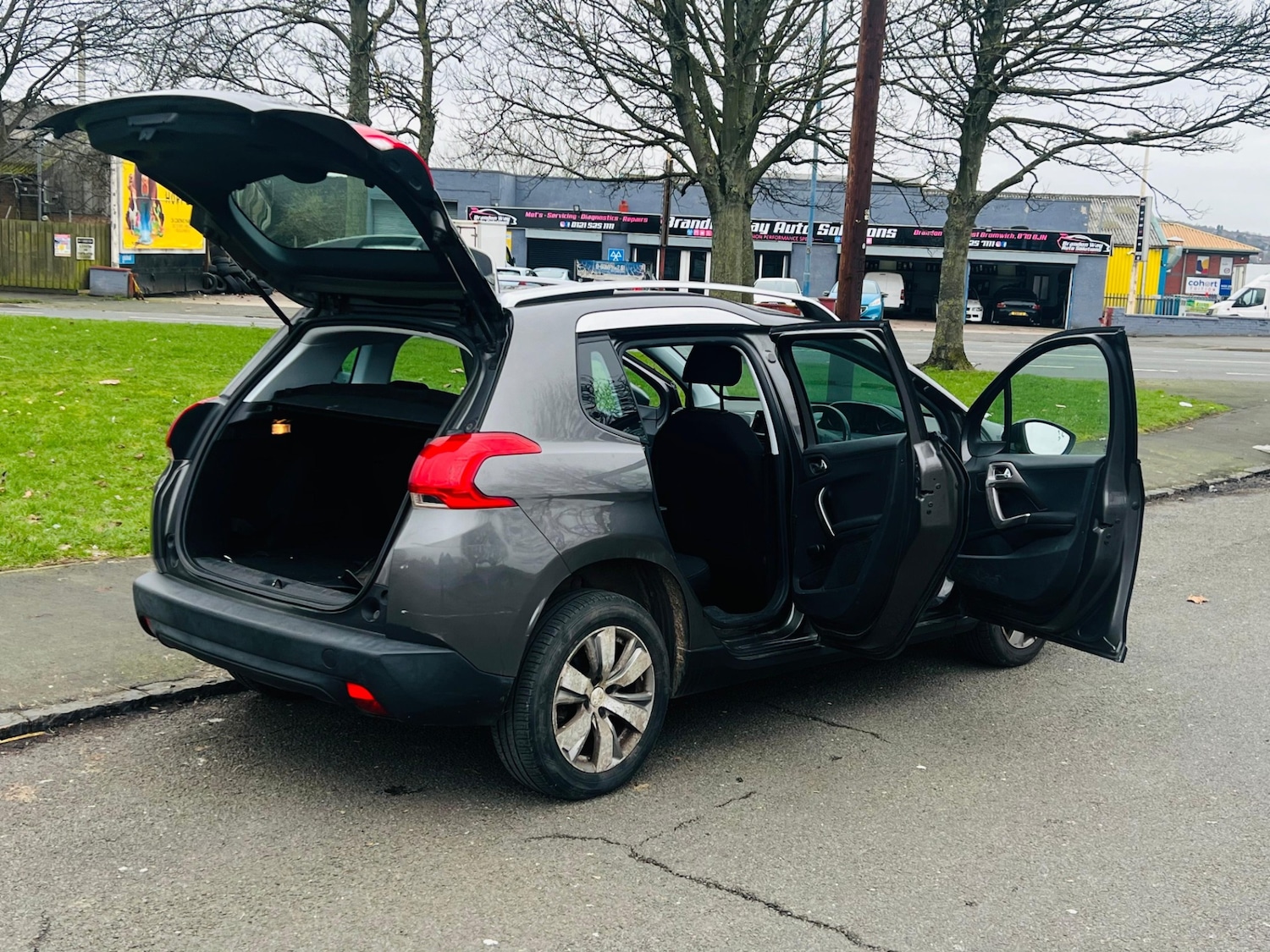 Used Peugeot 2008 2015 for sale - 77613675: Photo 26