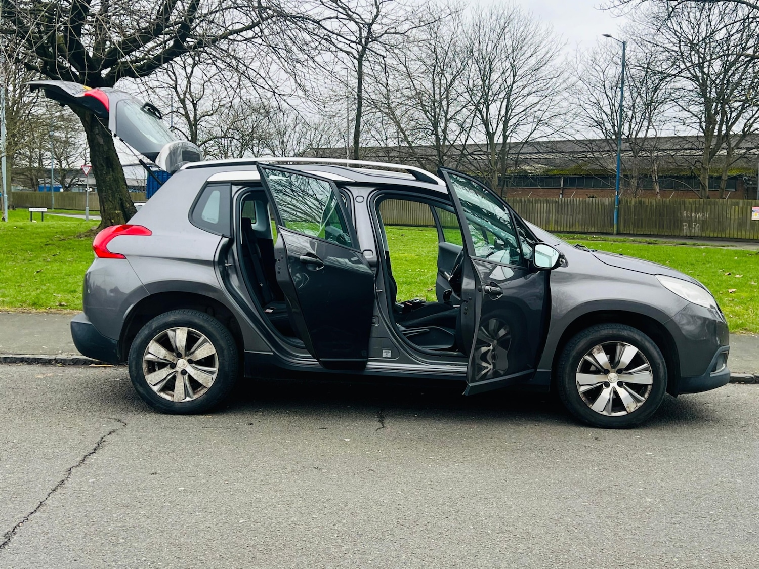 Used Peugeot 2008 2015 for sale - 77613675: Photo 28
