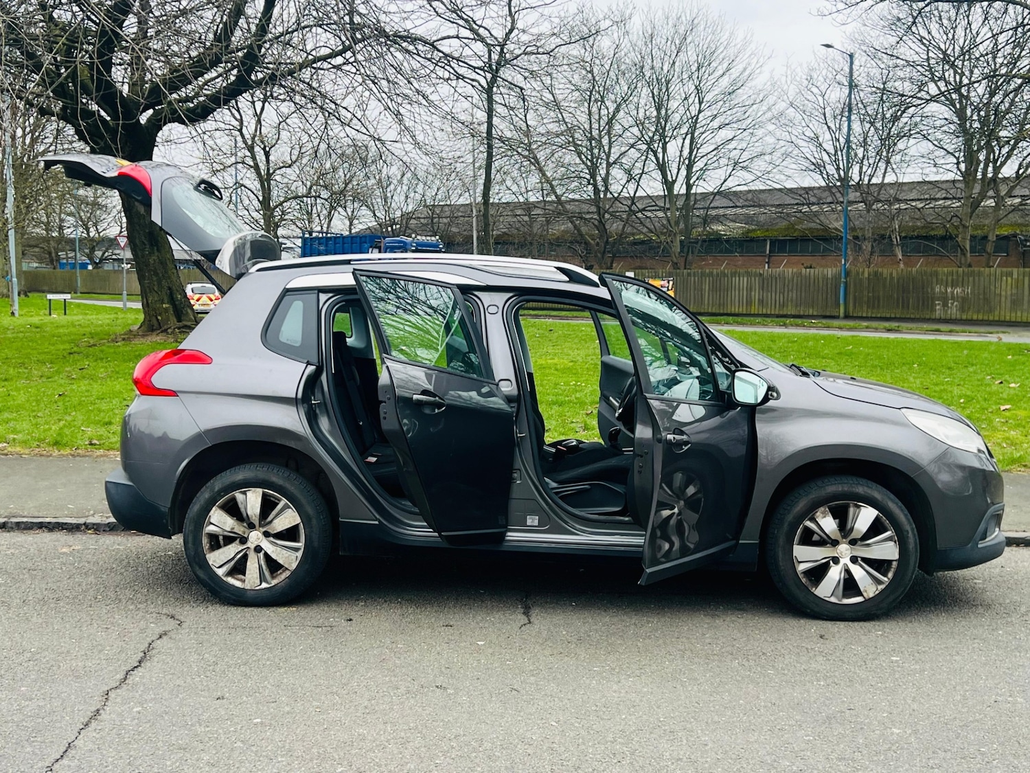 Used Peugeot 2008 2015 for sale - 77613675: Photo 31