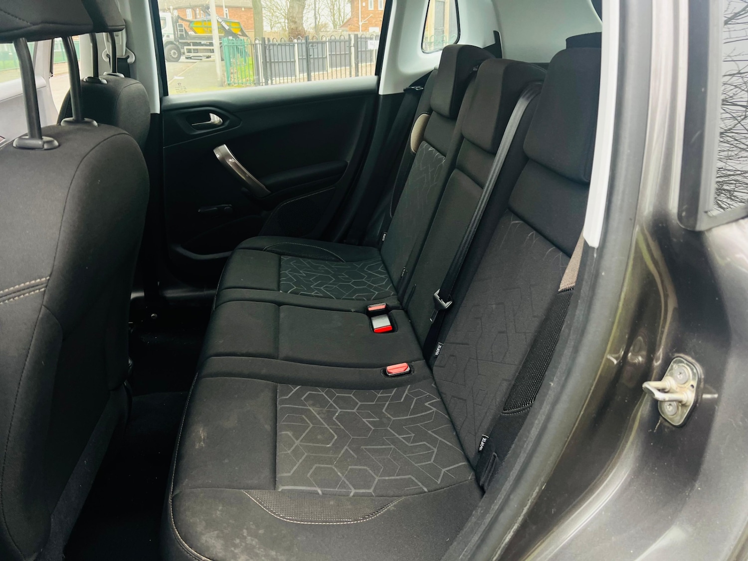 Used Peugeot 2008 2015 for sale - 77613675: Photo 37