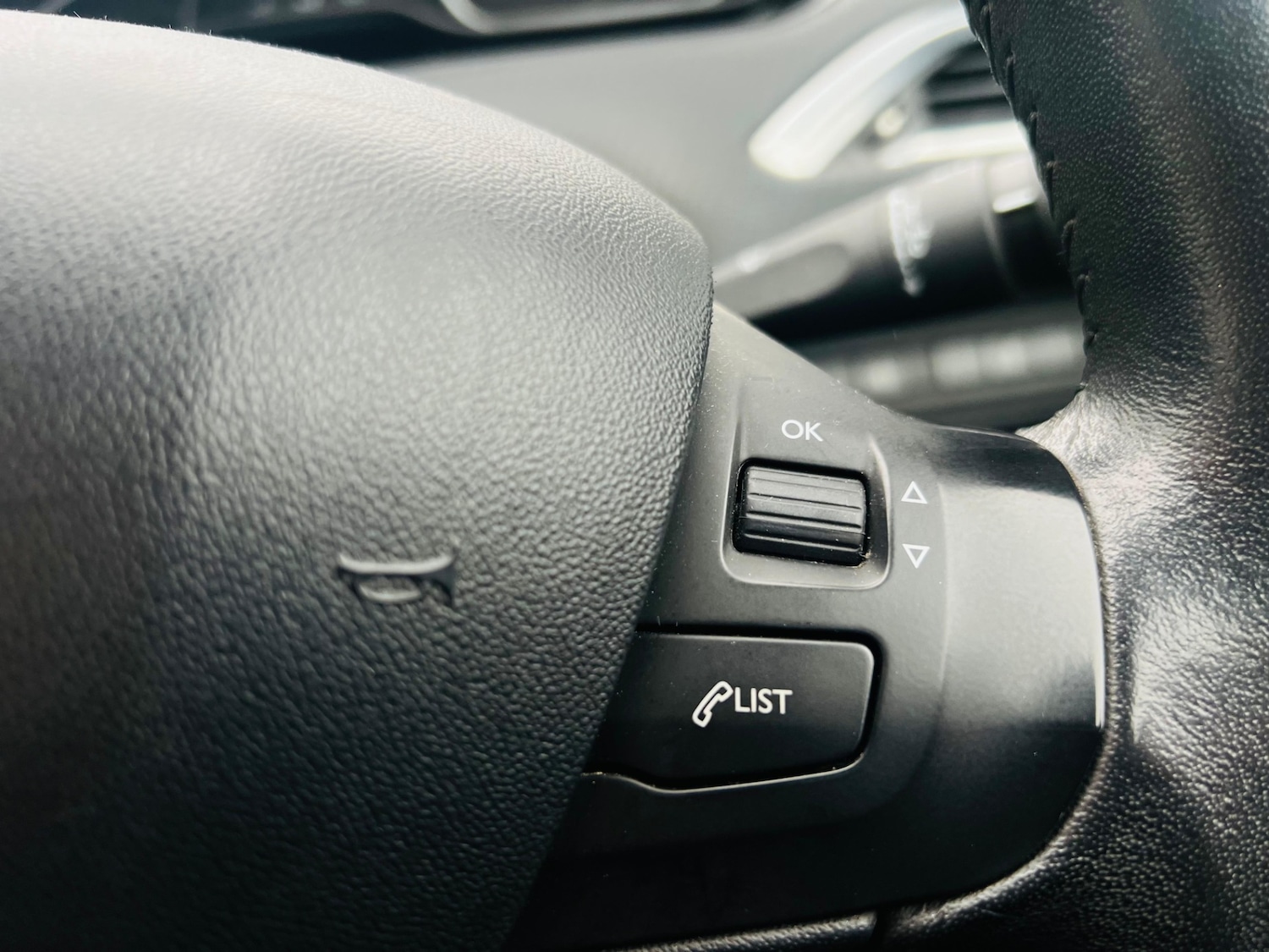 Used Peugeot 2008 2015 for sale - 77613675: Photo 41