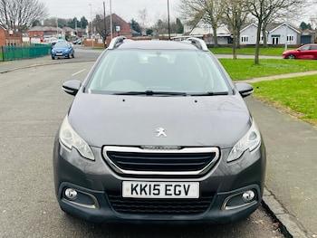 Used Peugeot 2008 2015 for sale - 77613675: Photo