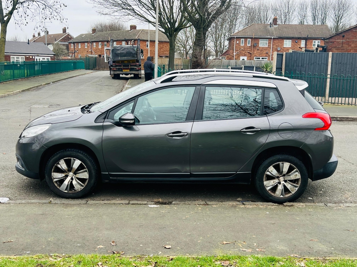 Used Peugeot 2008 2015 for sale - 77613675: Photo 5