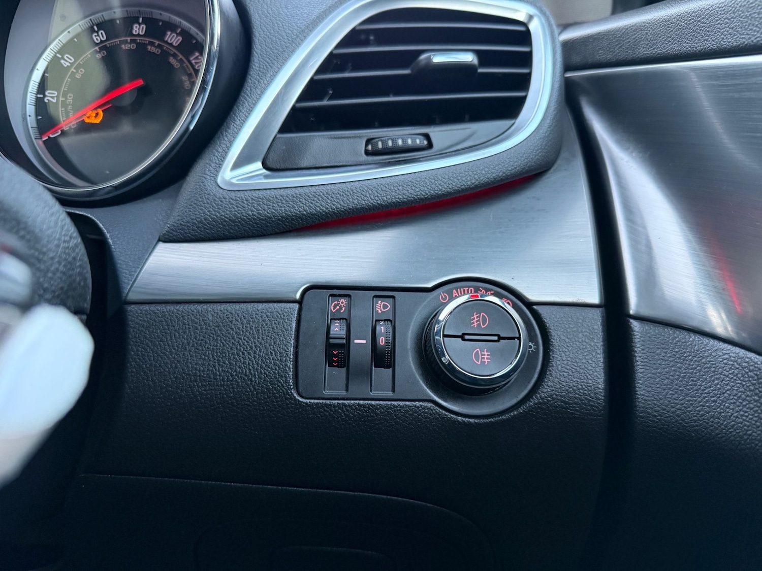 Used Vauxhall Mokka 2015 for sale - 76397826: Photo 22