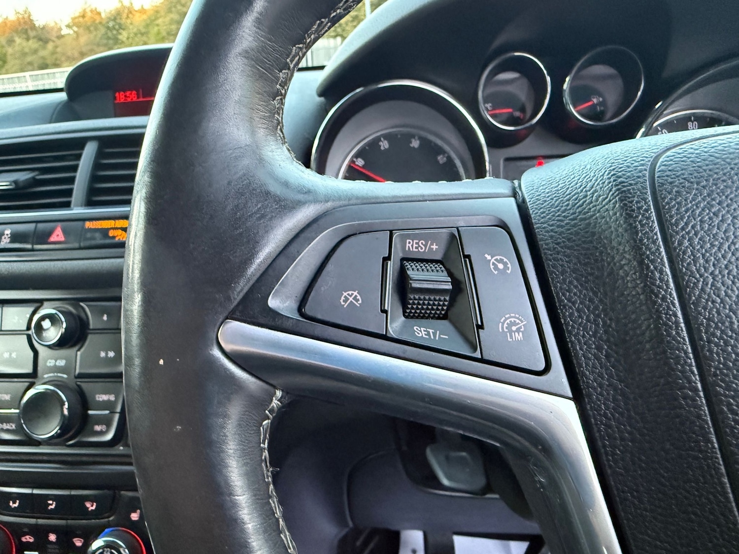 Used Vauxhall Mokka 2015 for sale - 76397826: Photo 25