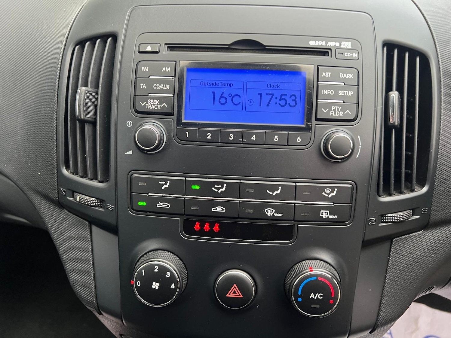 Used Hyundai i30 2010 for sale - 76168265: Photo 35