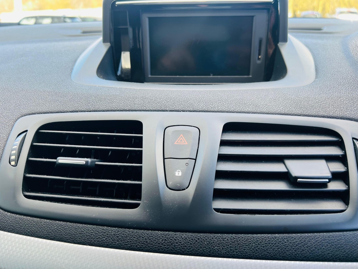 Used Renault Megane 2012 for sale - 77706109: Photo 11