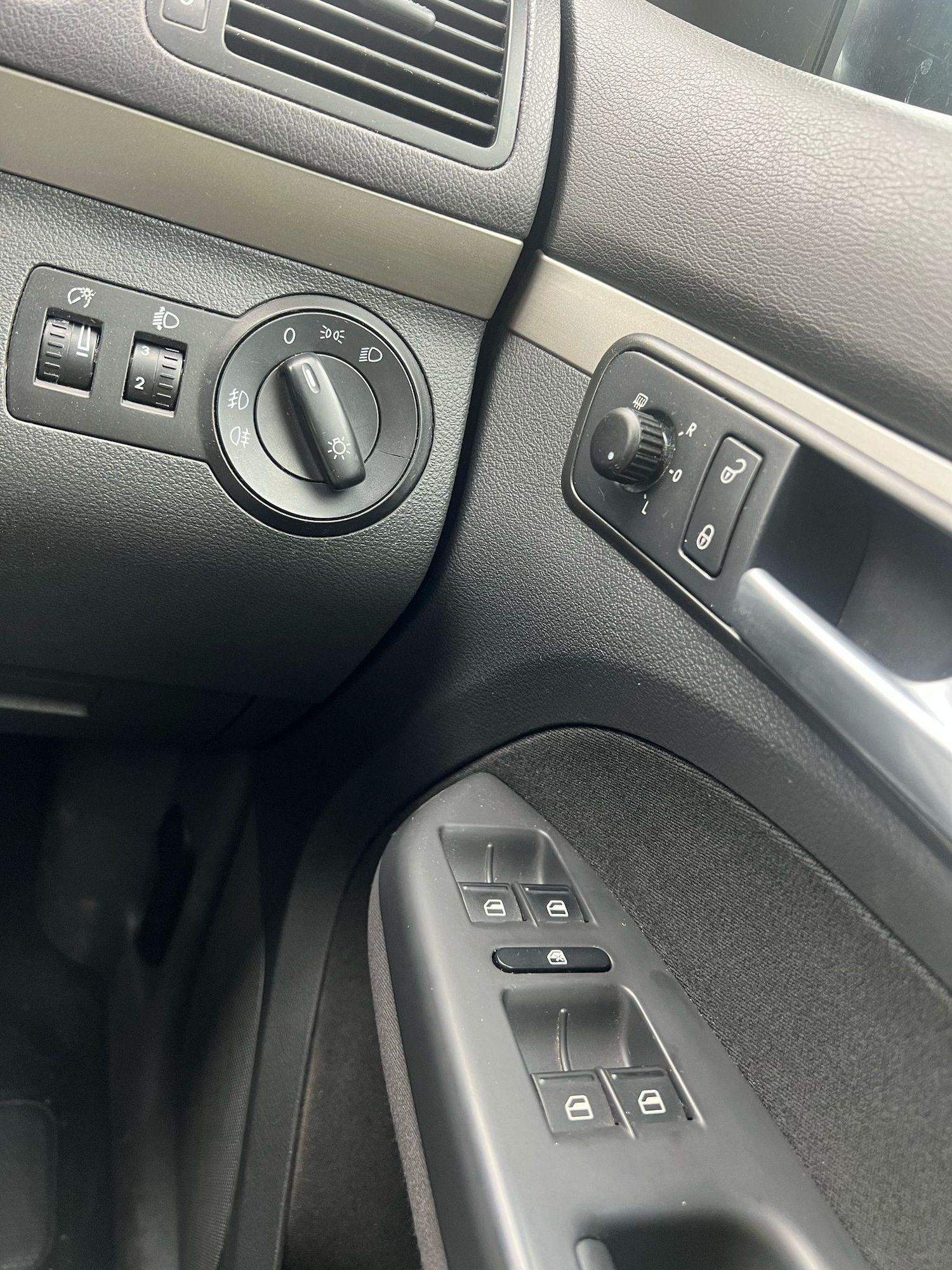 Used Volkswagen Touran 2009 for sale - 77041025: Photo 15