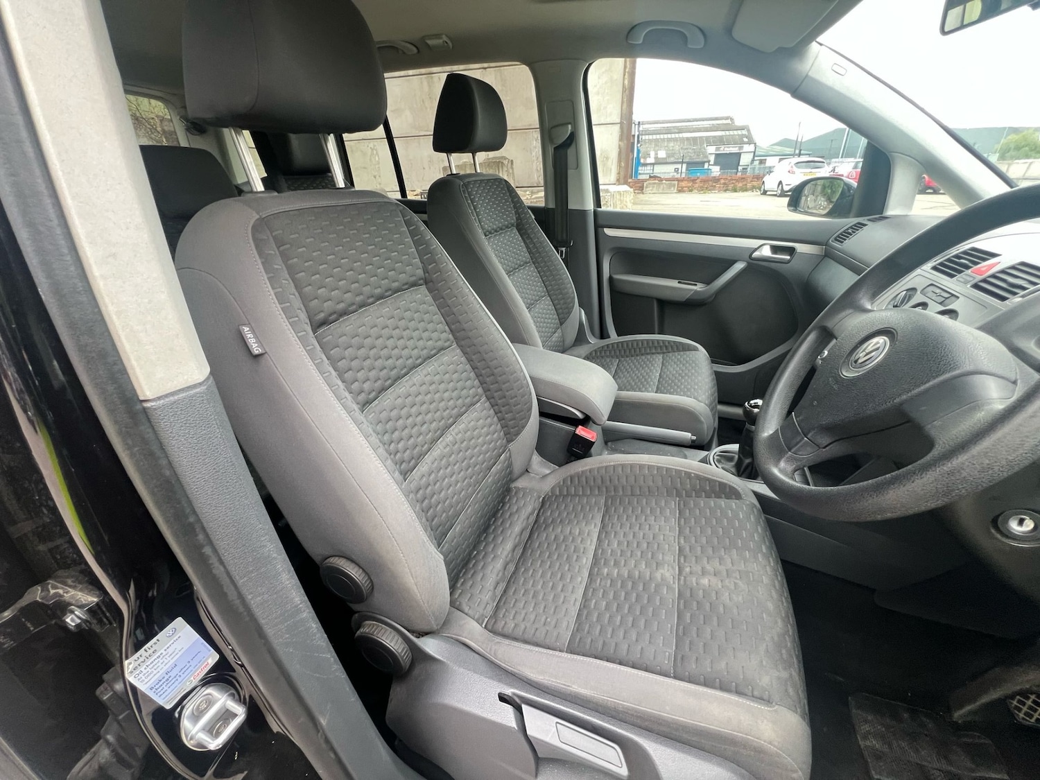 Used Volkswagen Touran 2009 for sale - 77041025: Photo 9