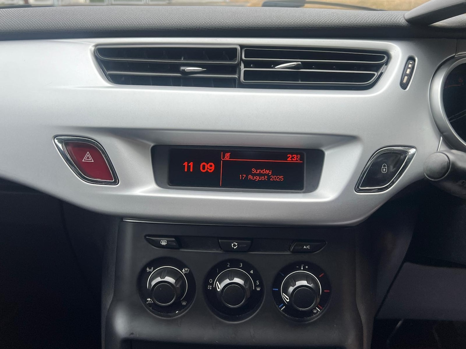 Used Citroen C3 2013 for sale - 76176103: Photo 35