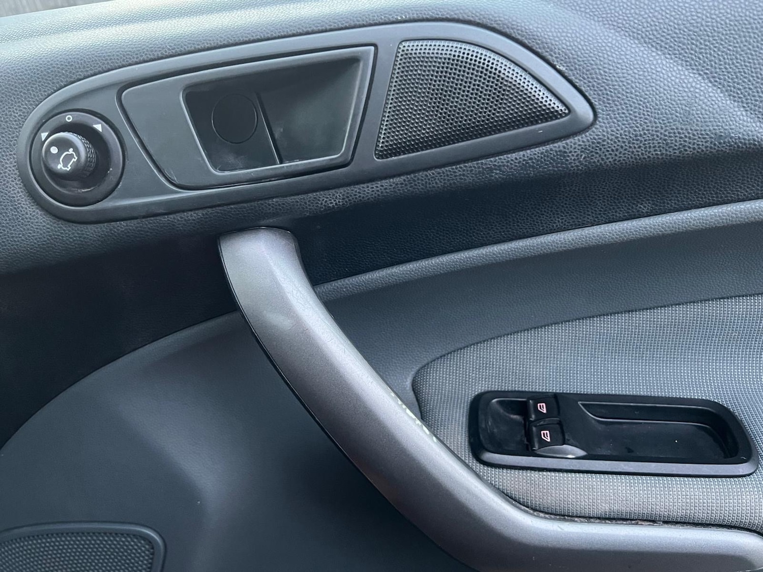 Used Ford Fiesta 2010 for sale - 76377041: Photo 25