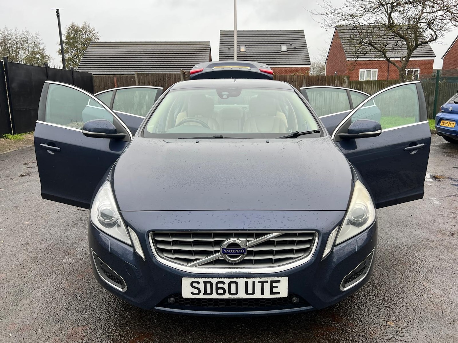 Used Volvo S60 2010 for sale - 76772298: Photo 10