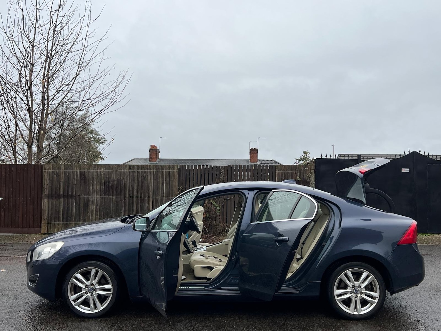 Used Volvo S60 2010 for sale - 76772298: Photo 11