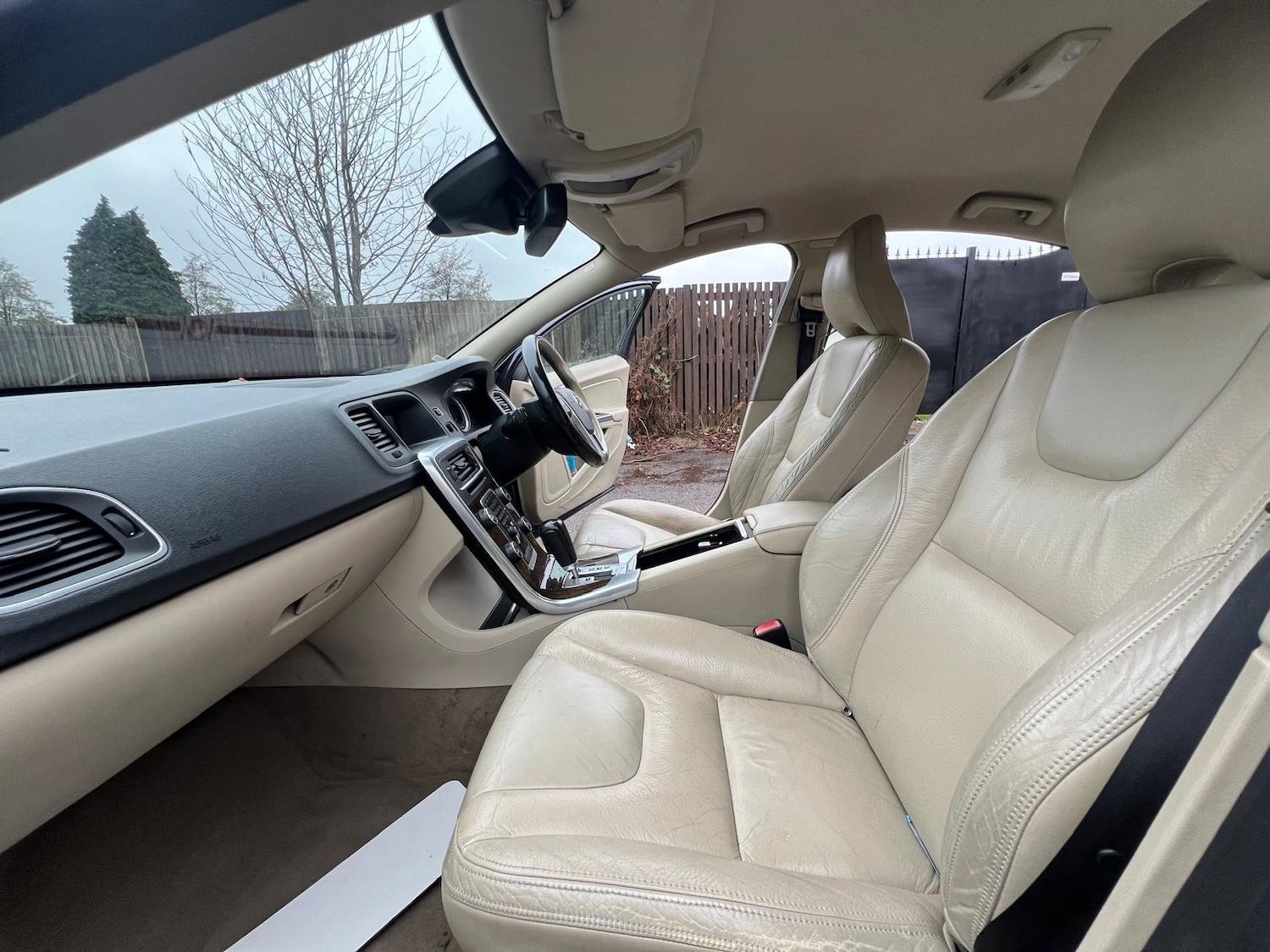 Used Volvo S60 2010 for sale - 76772298: Photo 12