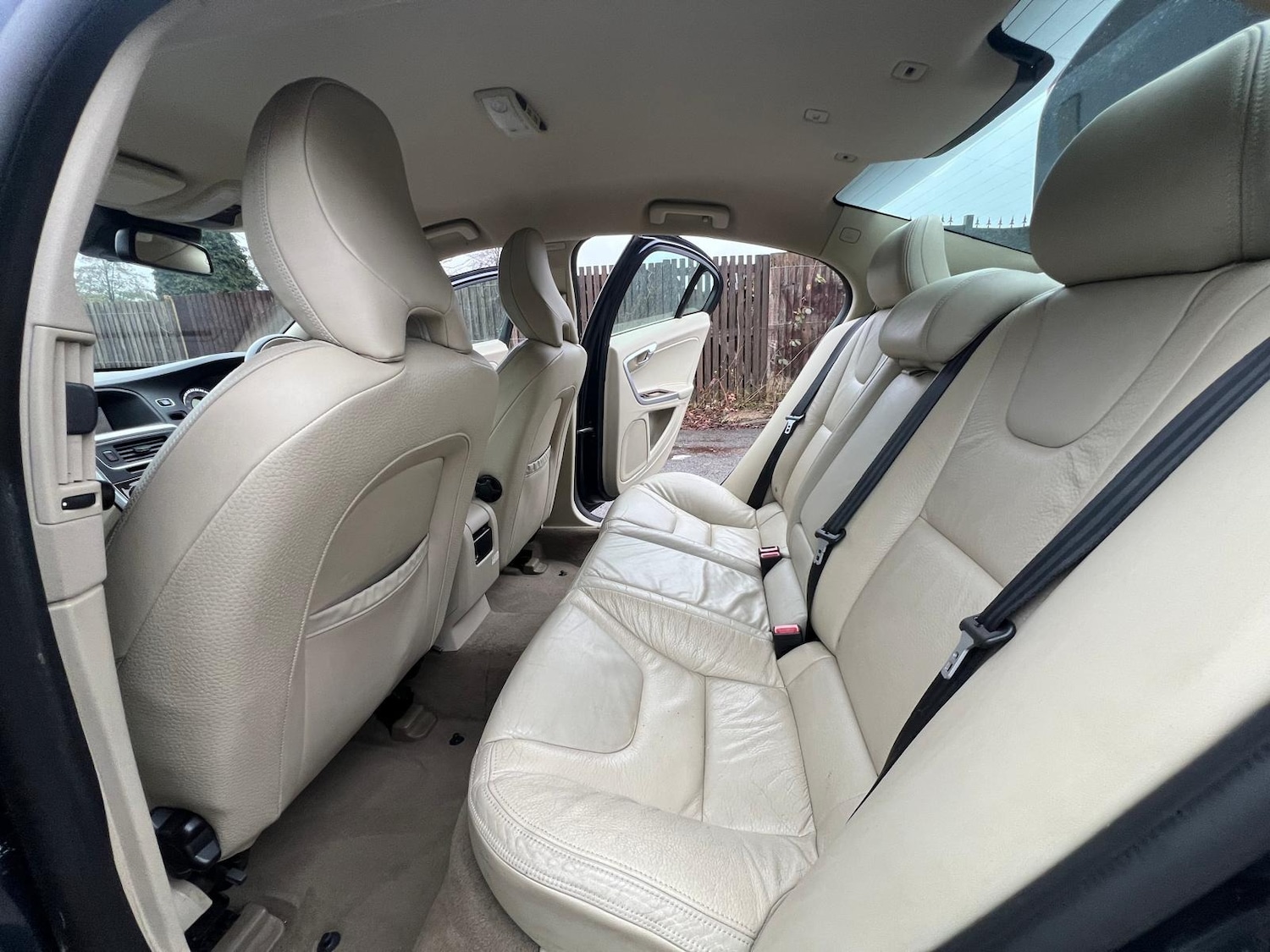 Used Volvo S60 2010 for sale - 76772298: Photo 15