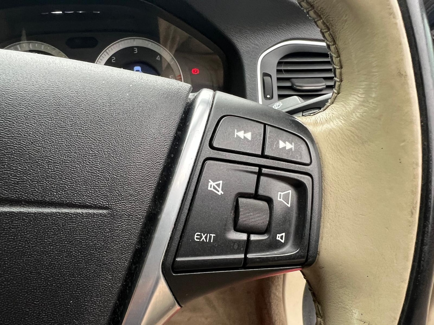 Used Volvo S60 2010 for sale - 76772298: Photo 23