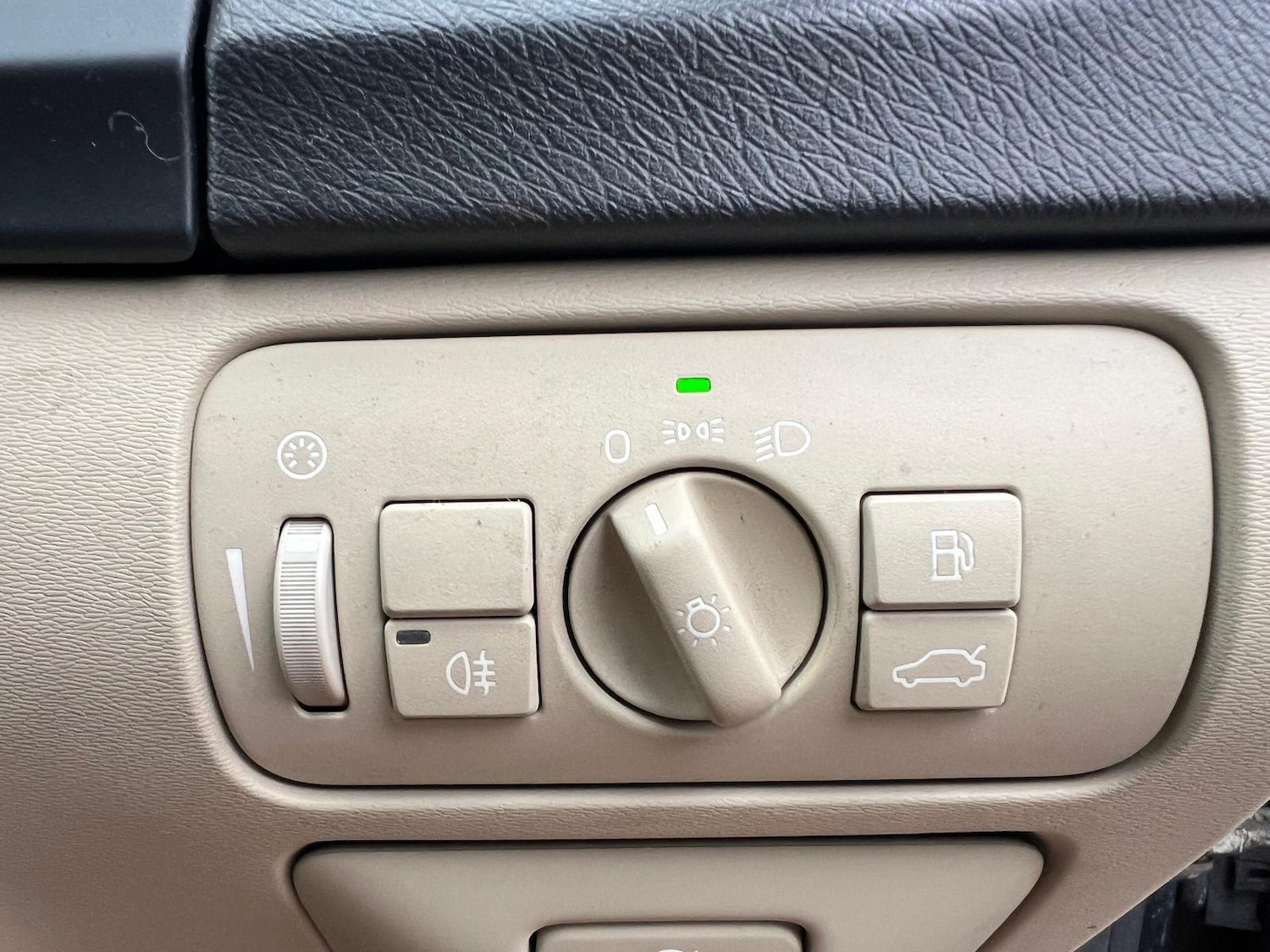 Used Volvo S60 2010 for sale - 76772298: Photo 26