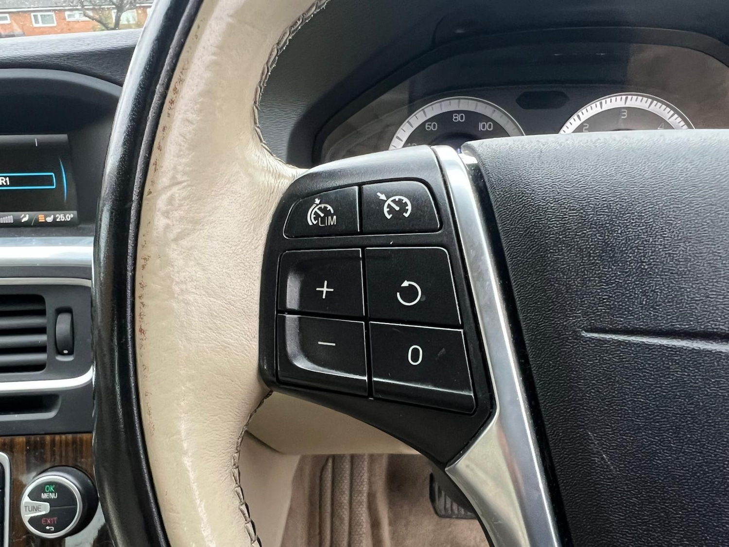 Used Volvo S60 2010 for sale - 76772298: Photo 27