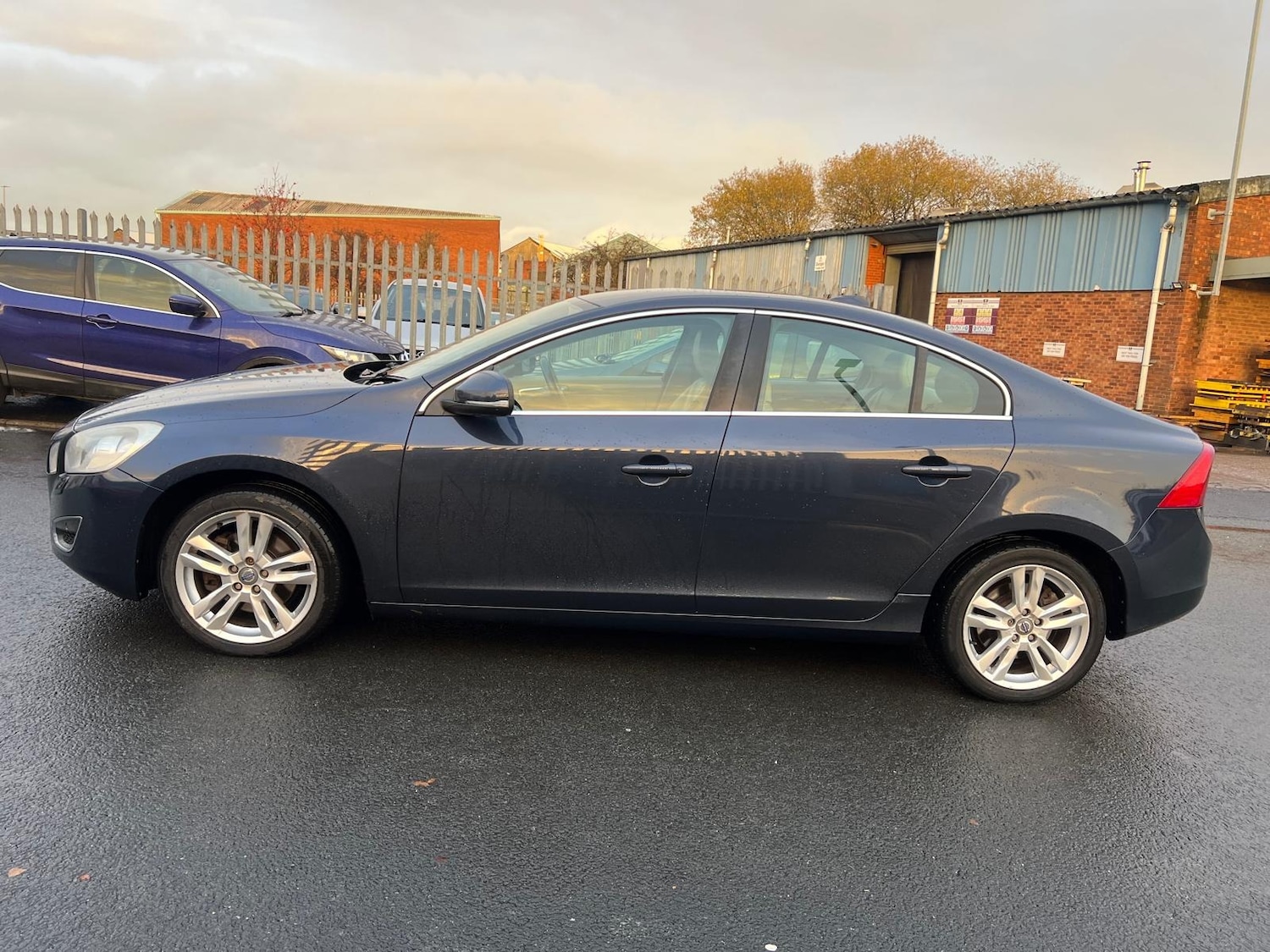 Used Volvo S60 2010 for sale - 76772298: Photo 35