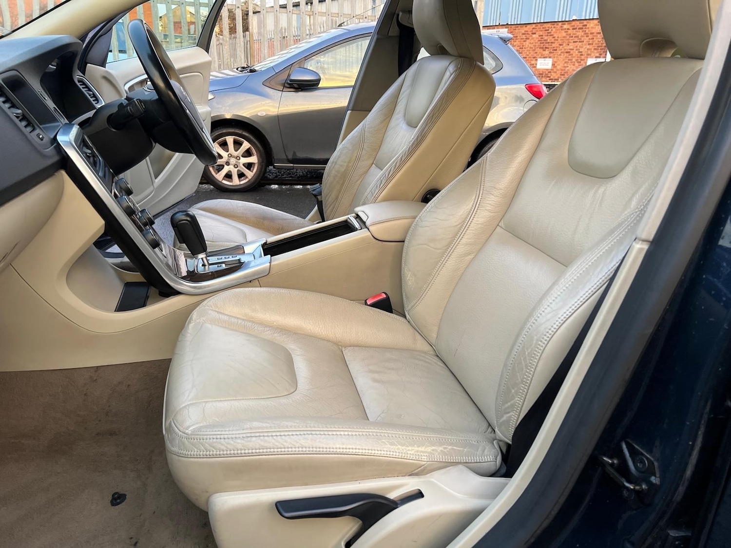 Used Volvo S60 2010 for sale - 76772298: Photo 54