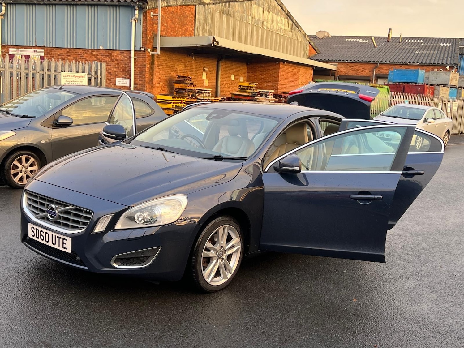 Used Volvo S60 2010 for sale - 76772298: Photo 56