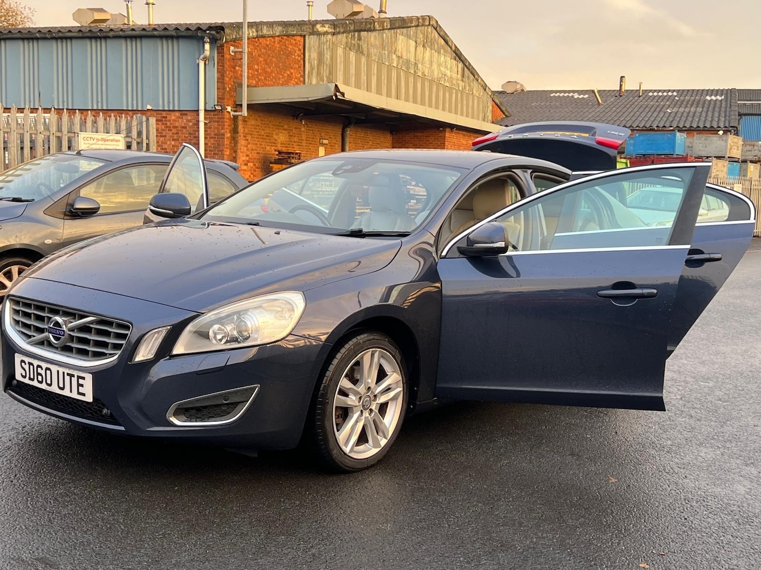 Used Volvo S60 2010 for sale - 76772298: Photo 58