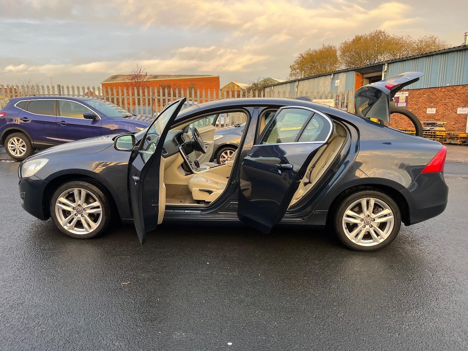 Used Volvo S60 2010 for sale - 76772298: Photo 59