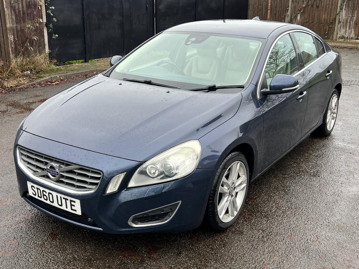 Used Volvo S60 2010 for sale - 76772298: Photo 6