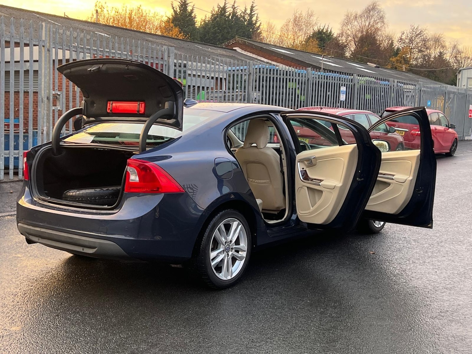 Used Volvo S60 2010 for sale - 76772298: Photo 63