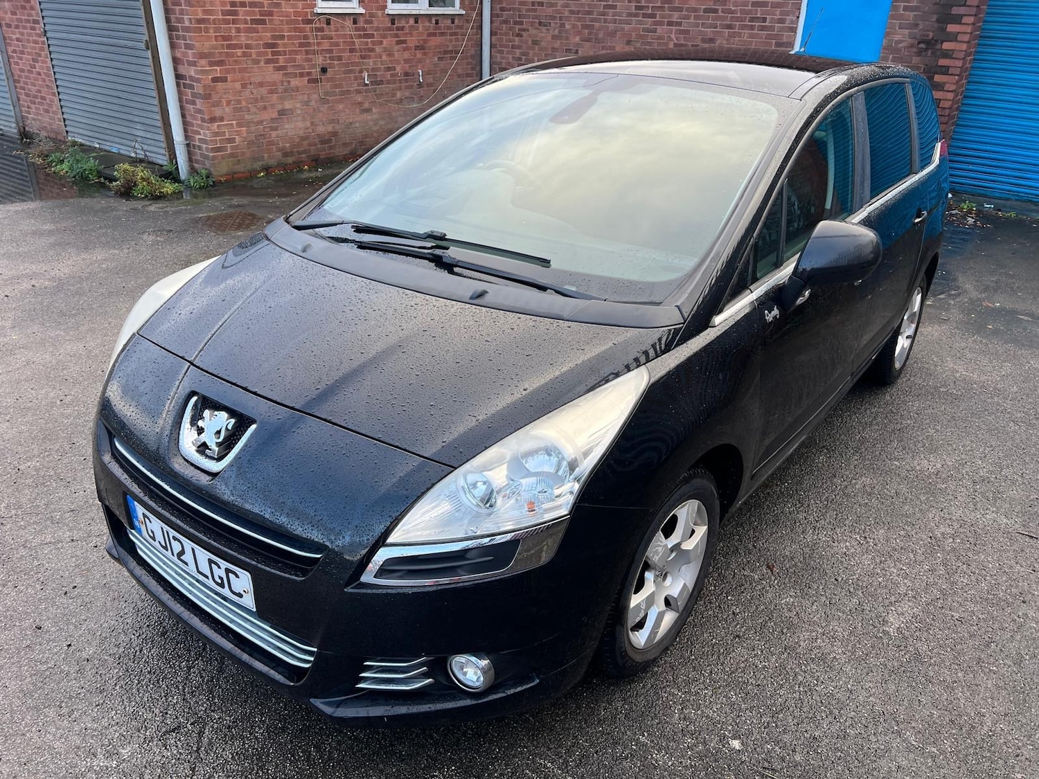 Used Peugeot 5008 2012 for sale - 76772288: Photo 2