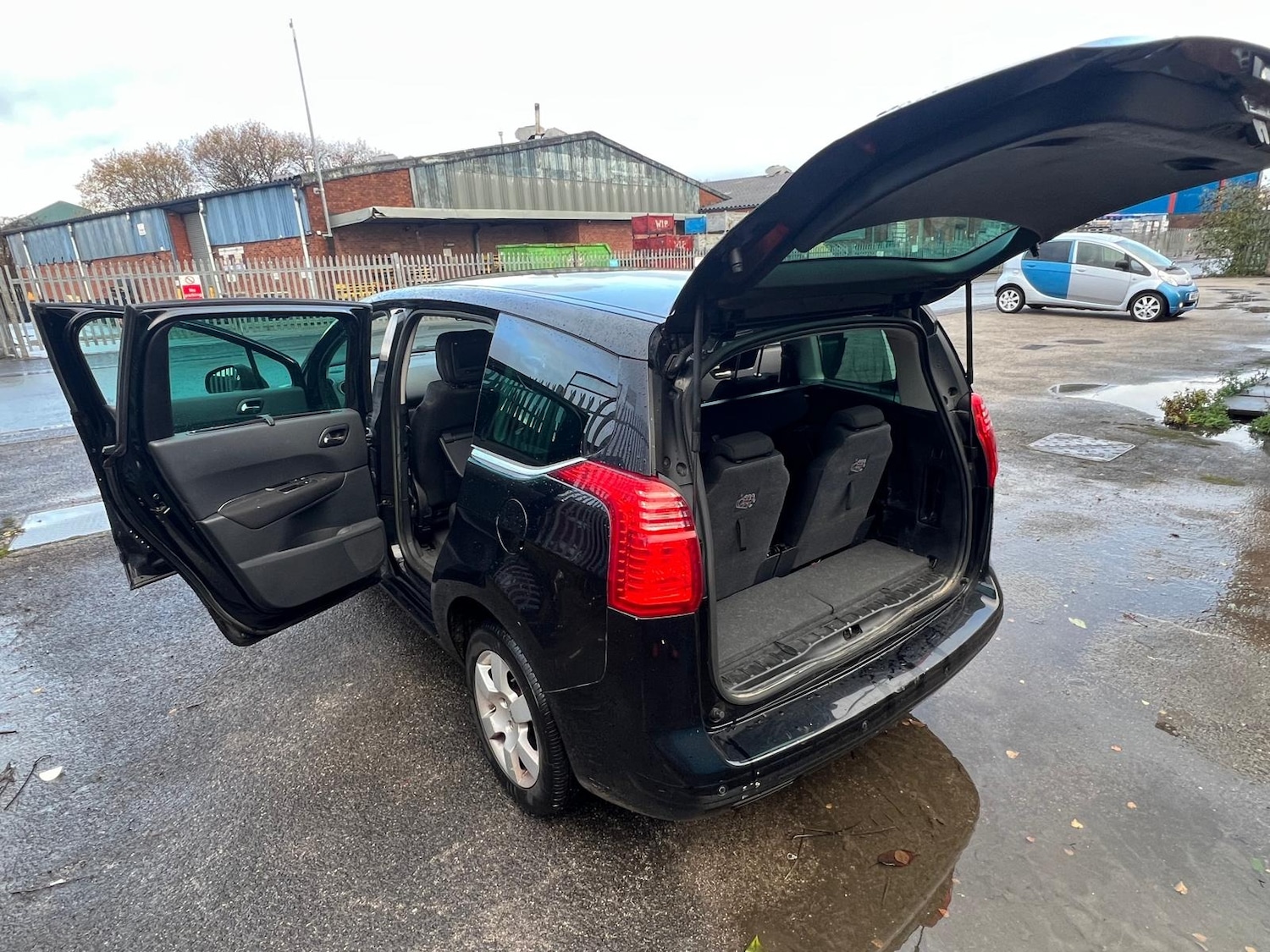 Used Peugeot 5008 2012 for sale - 76772288: Photo 22