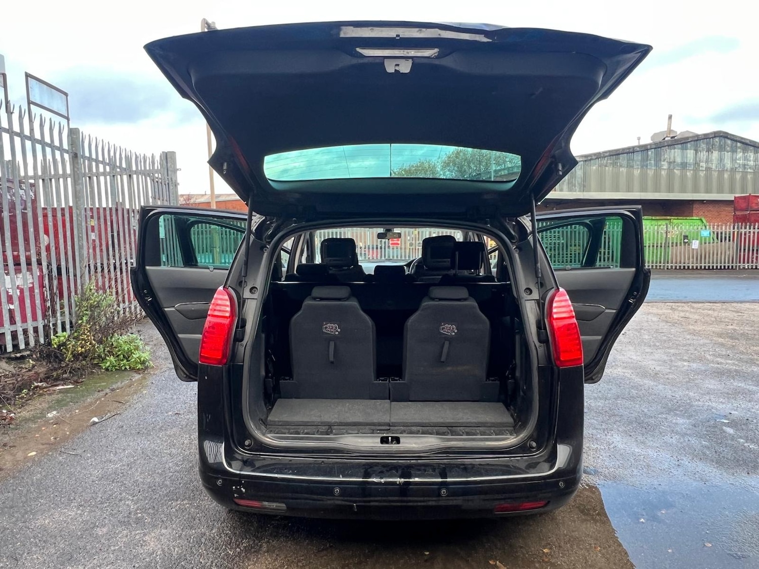 Used Peugeot 5008 2012 for sale - 76772288: Photo 25