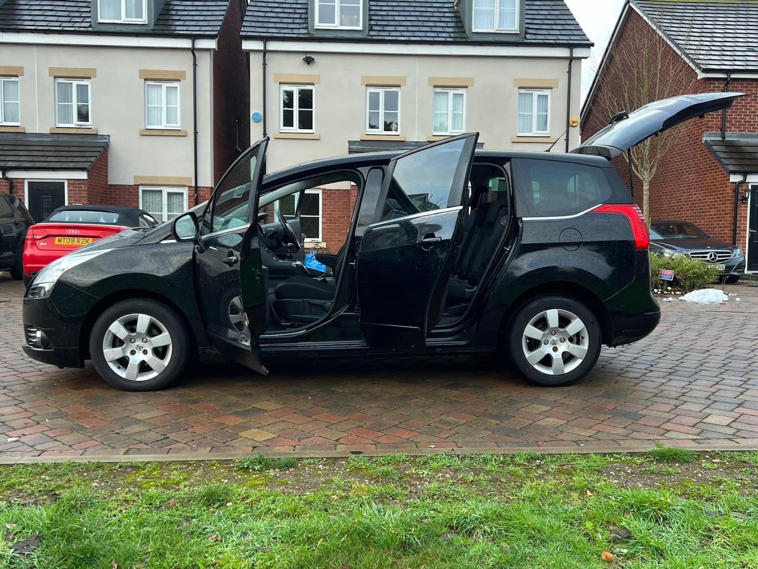 Used Peugeot 5008 2012 for sale - 76772288: Photo 52