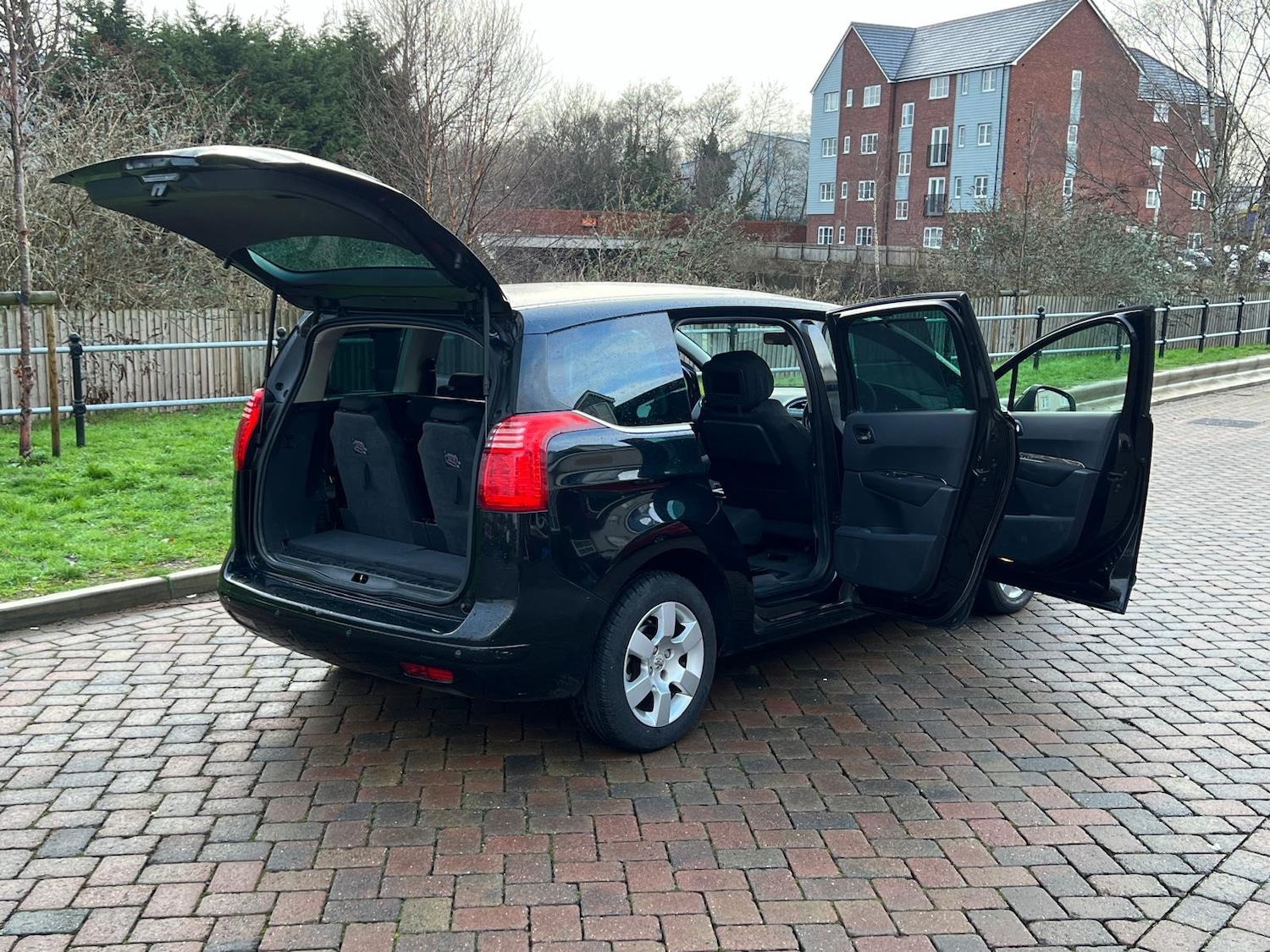 Used Peugeot 5008 2012 for sale - 76772288: Photo 58