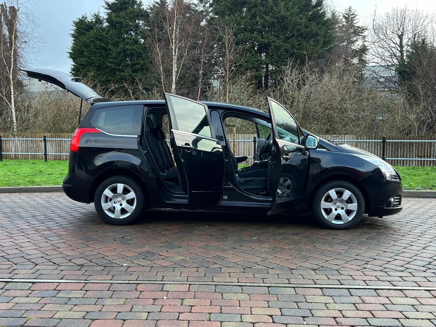 Used Peugeot 5008 2012 for sale - 76772288: Photo 59