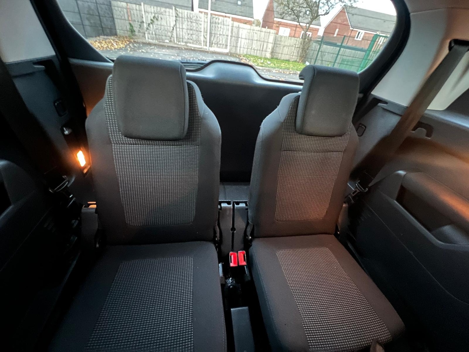 Used Peugeot 5008 2011 for sale - 76389433: Photo 30