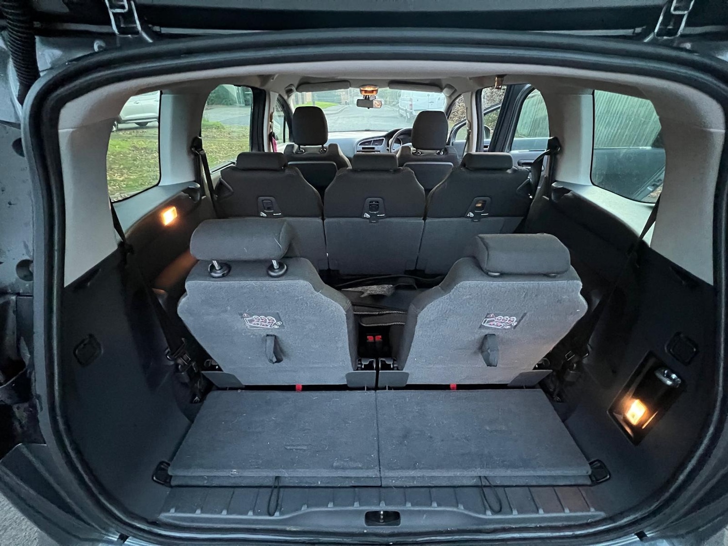 Used Peugeot 5008 2011 for sale - 76389433: Photo 35