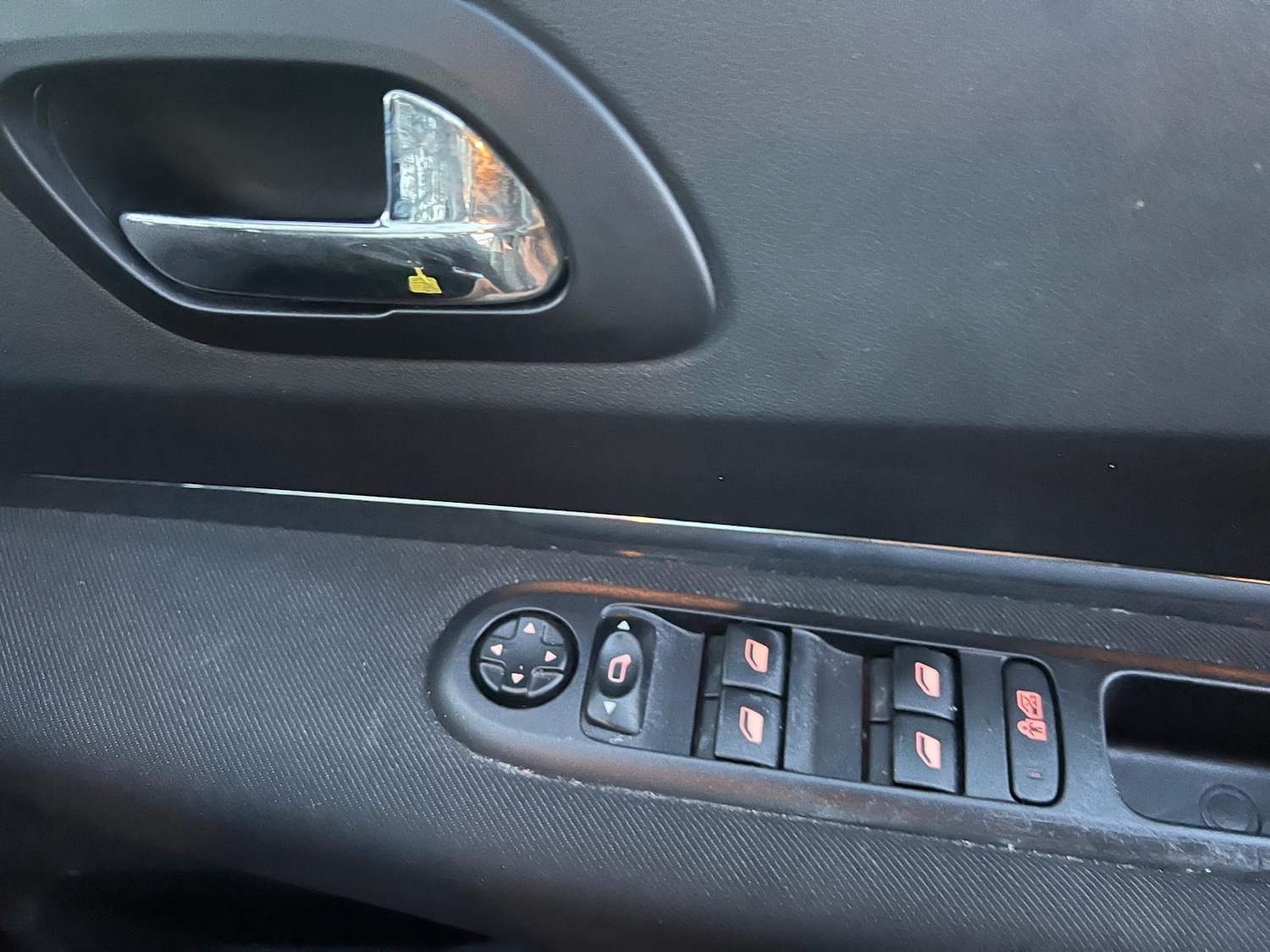 Used Peugeot 5008 2011 for sale - 76389433: Photo 38