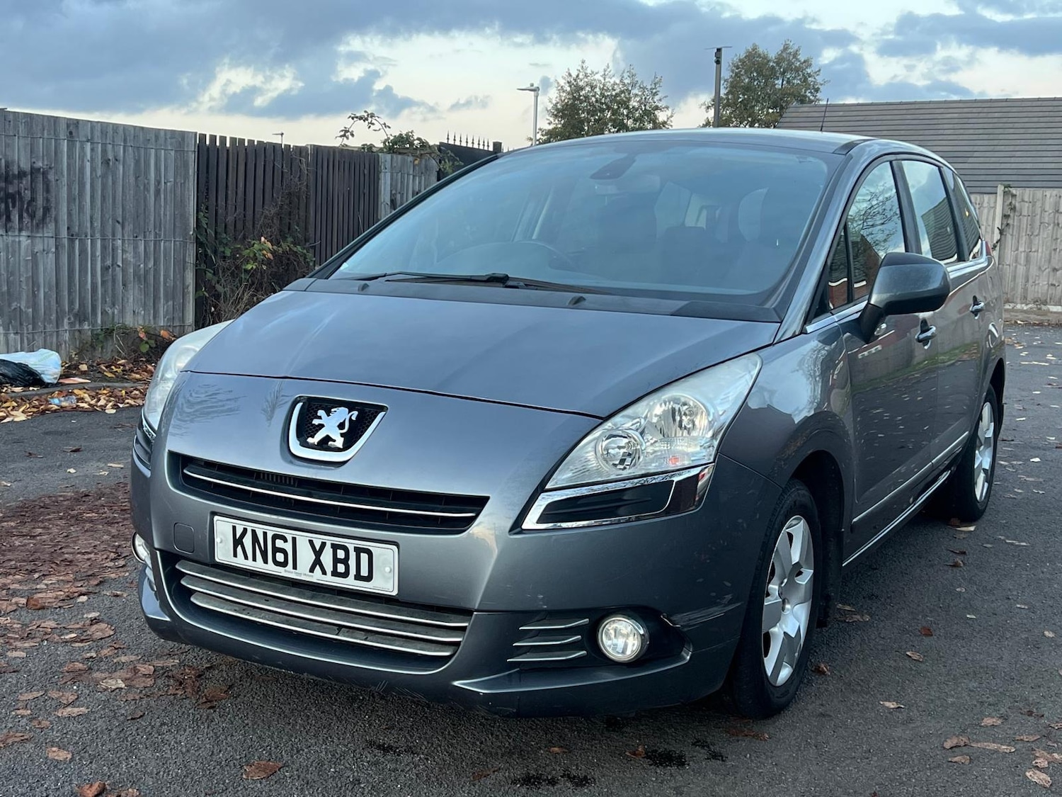 Used Peugeot 5008 2011 for sale - 76389433: Photo 4