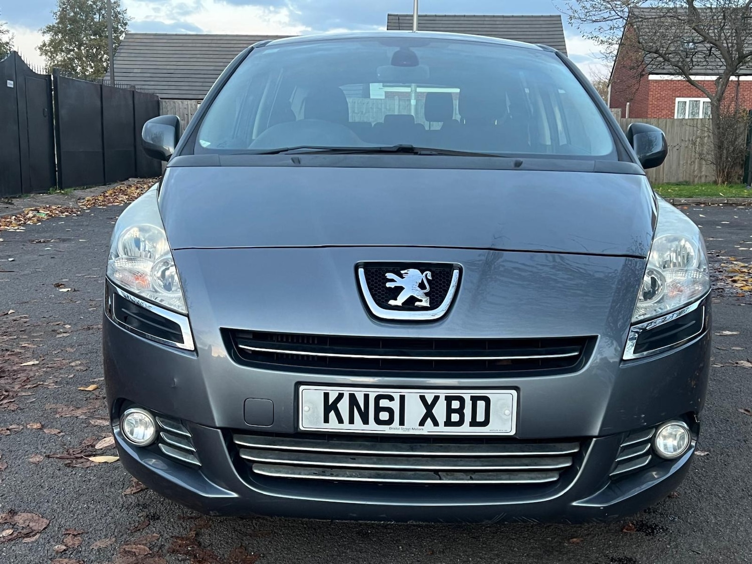 Used Peugeot 5008 2011 for sale - 76389433: Photo 5