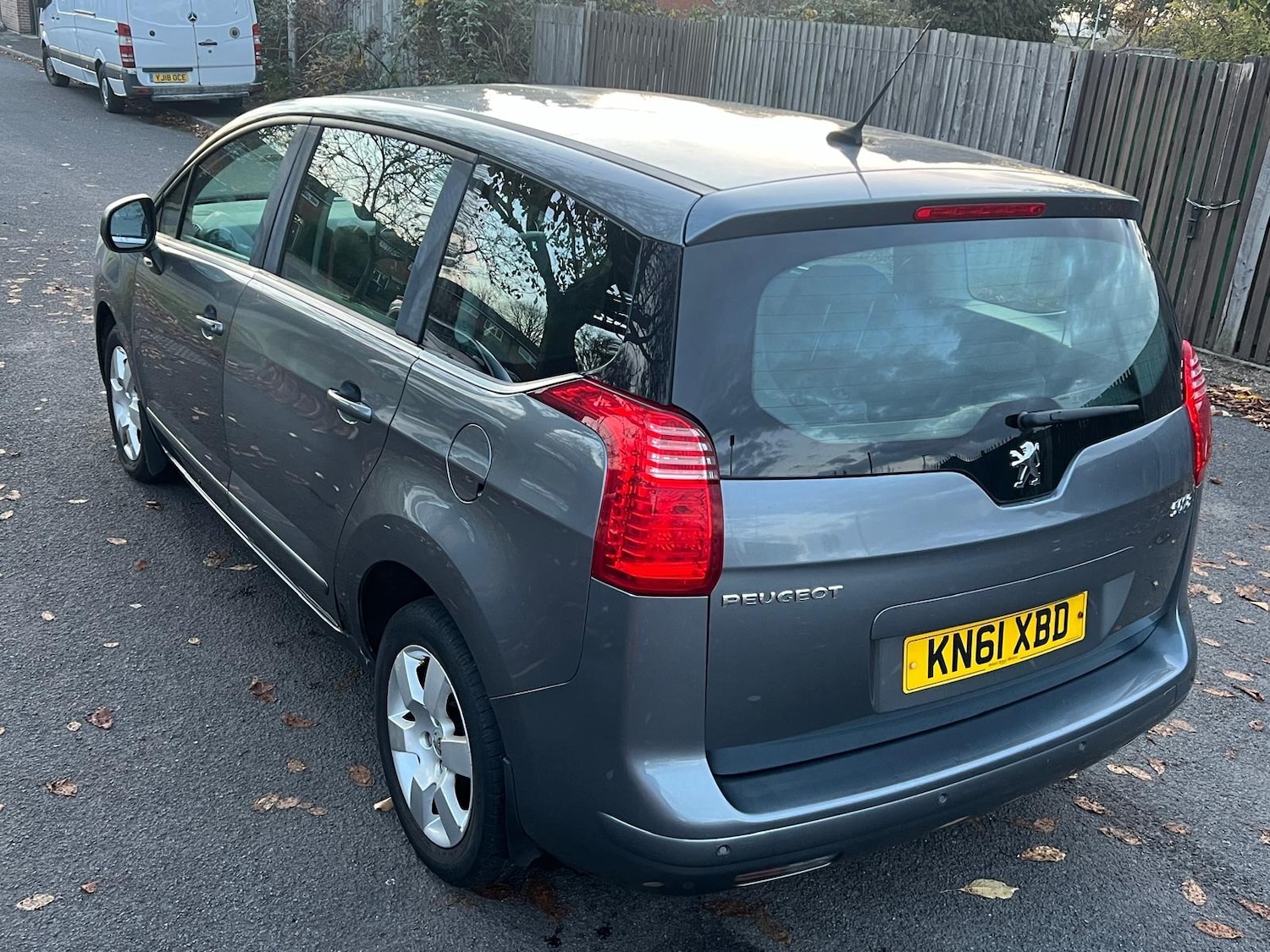 Used Peugeot 5008 2011 for sale - 76389433: Photo 9