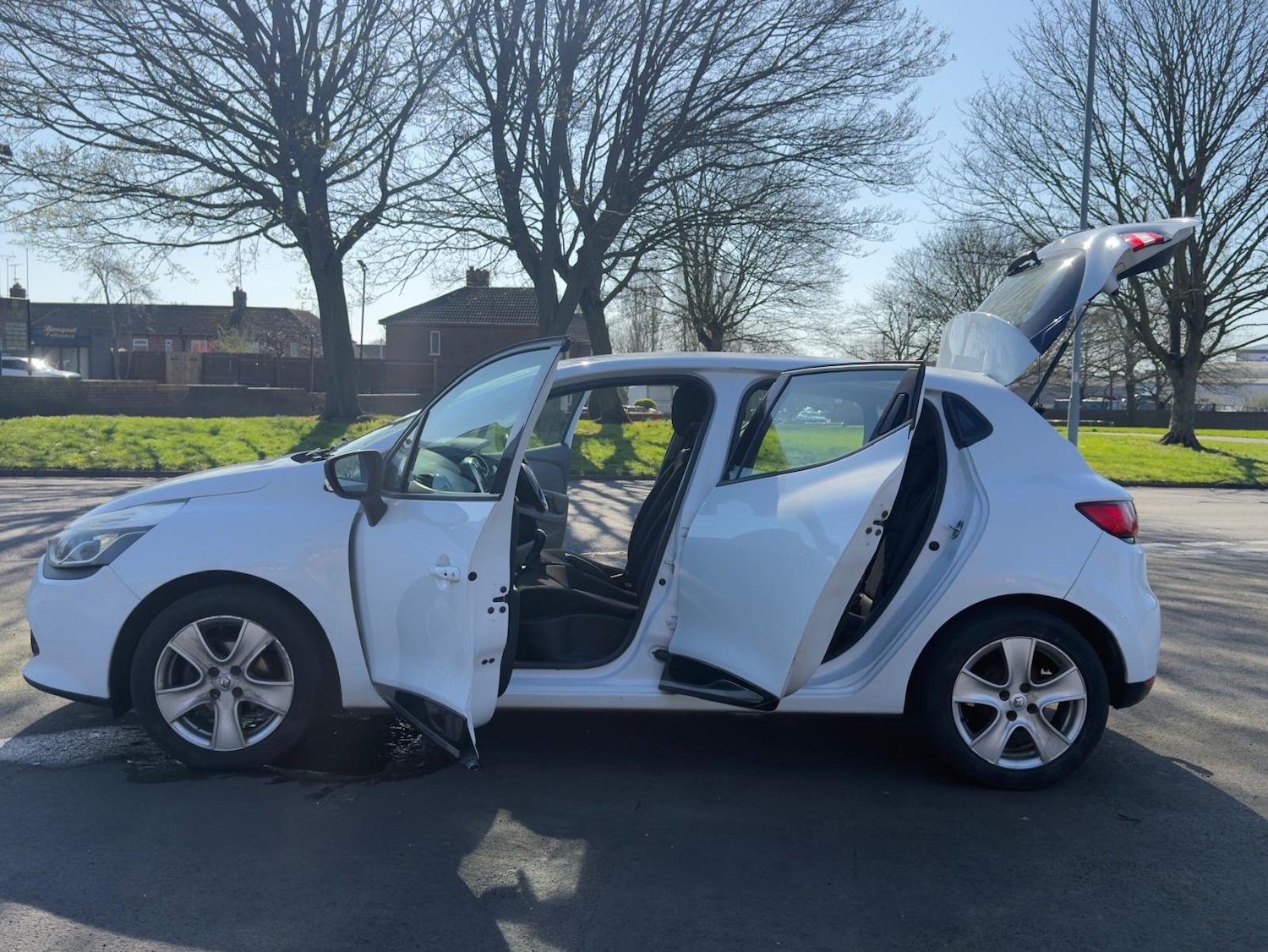 Used Renault Clio 2016 for sale - 77942187: Photo 17