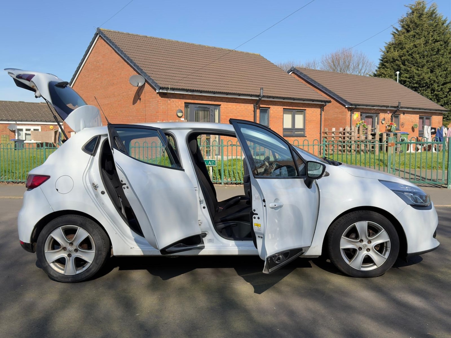 Used Renault Clio 2016 for sale - 77942187: Photo 26