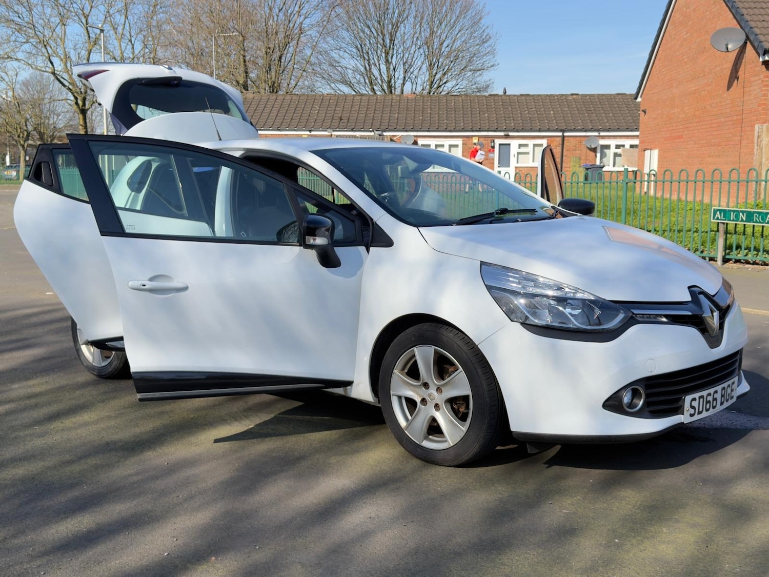 Used Renault Clio 2016 for sale - 77942187: Photo 28