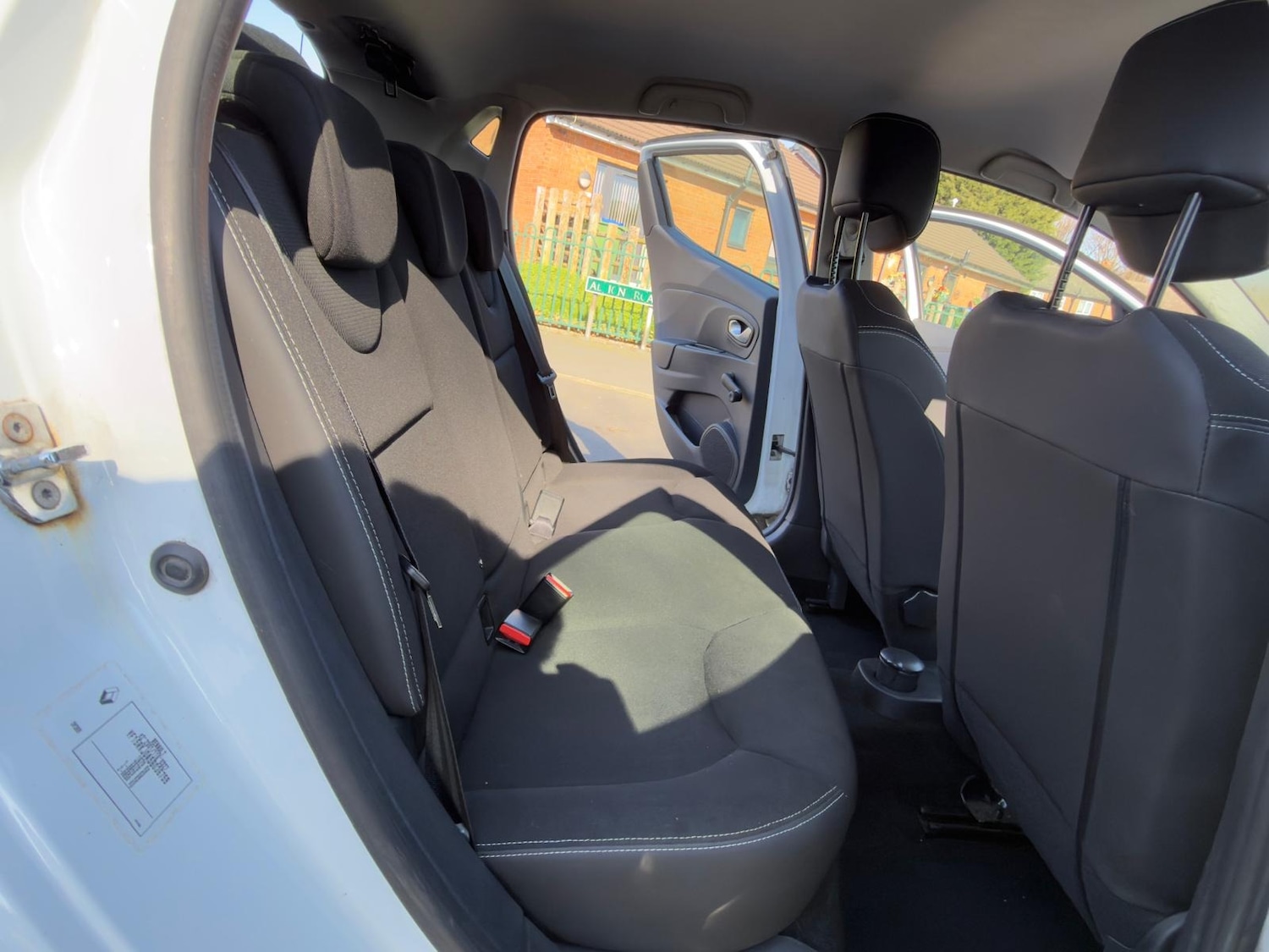 Used Renault Clio 2016 for sale - 77942187: Photo 32