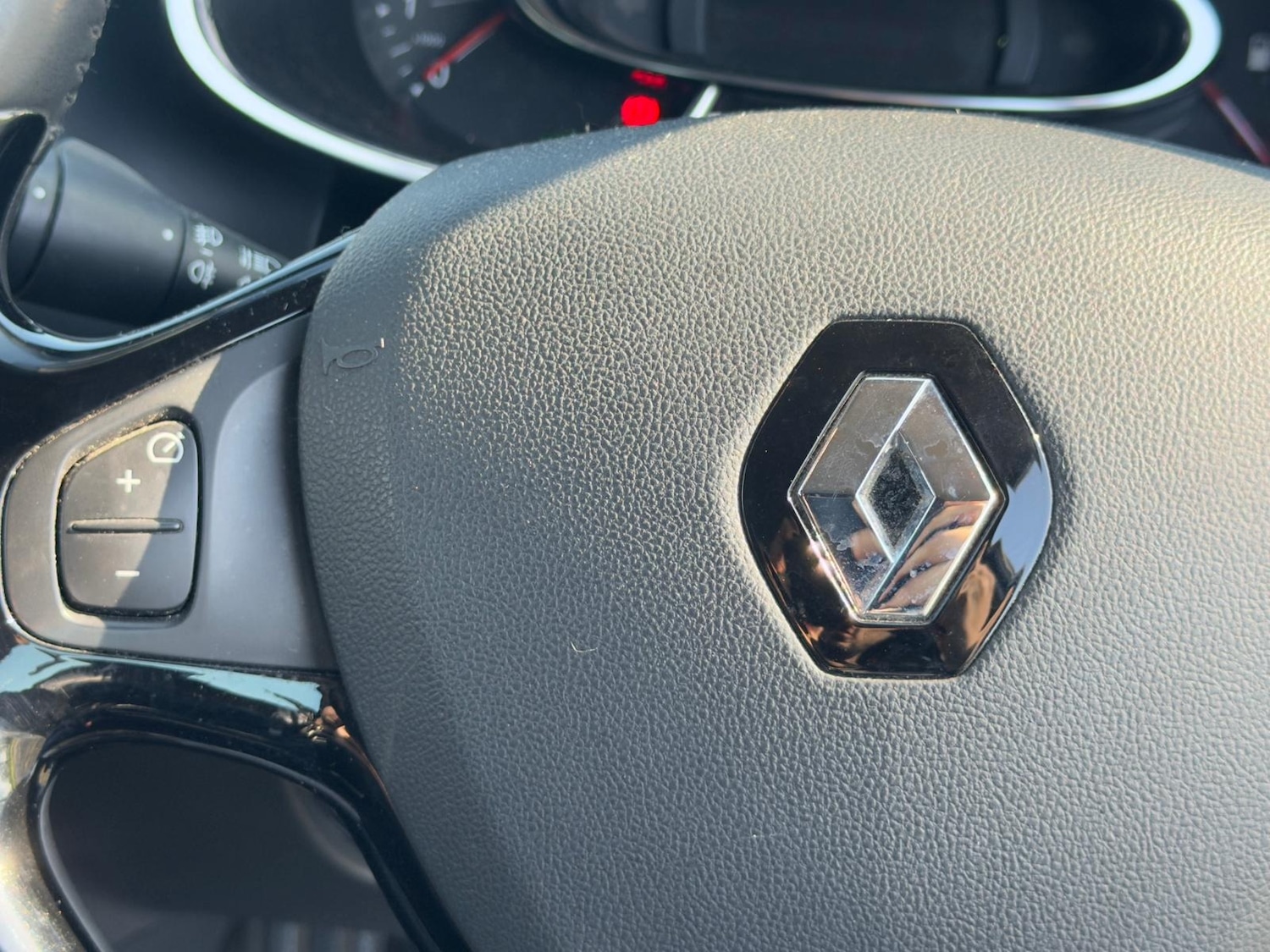 Used Renault Clio 2016 for sale - 77942187: Photo 39