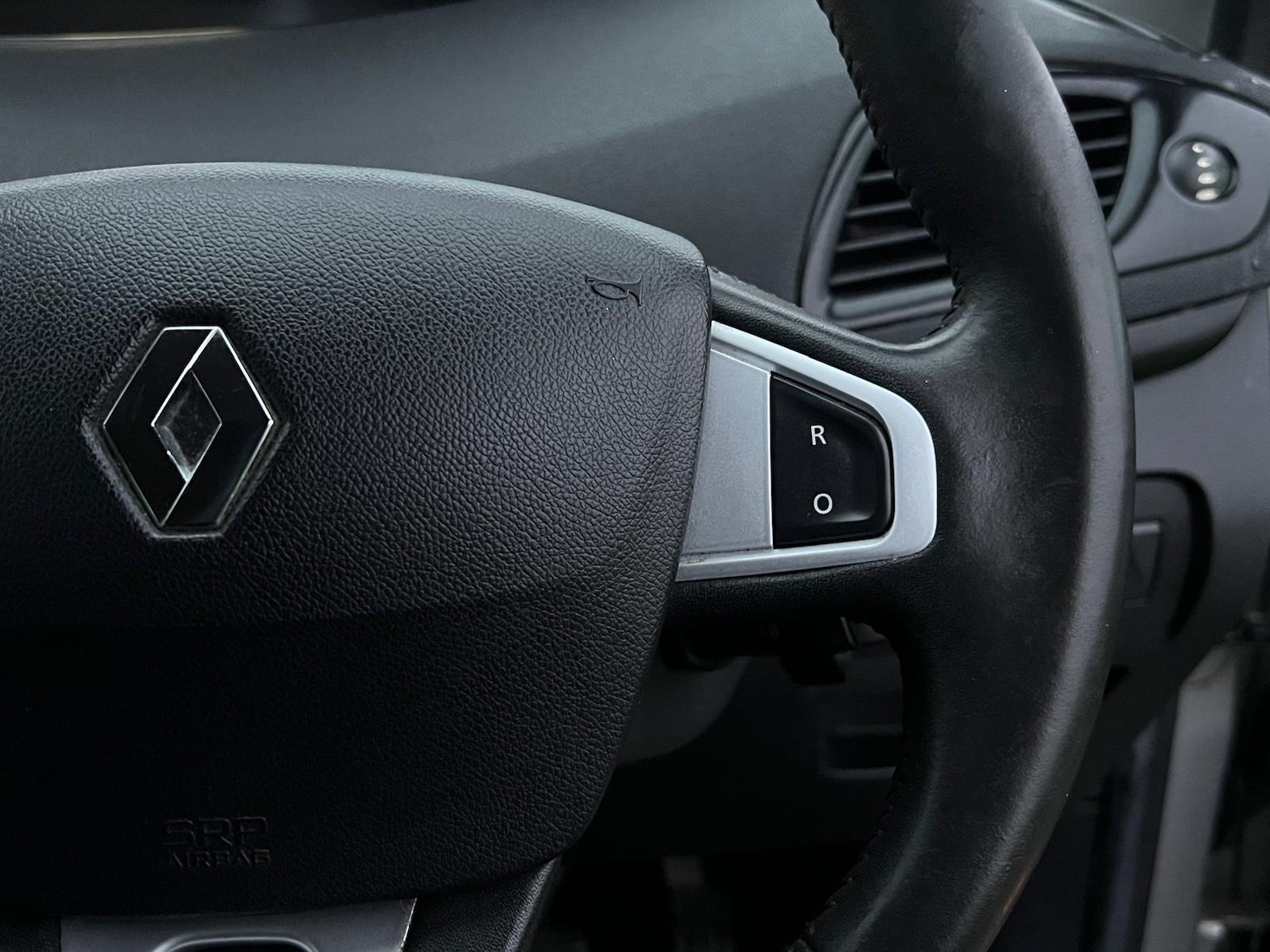 Used Renault Grand Scenic 2012 for sale - 77067521: Photo 37