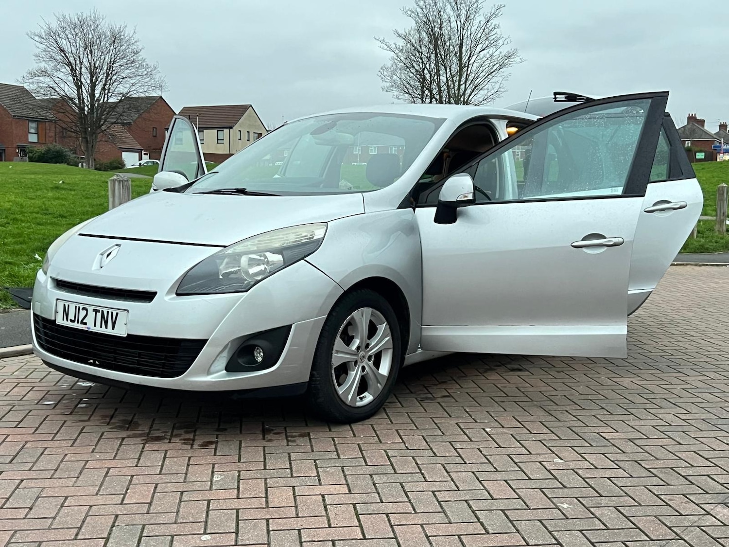 Used Renault Grand Scenic 2012 for sale - 77067521: Photo 47