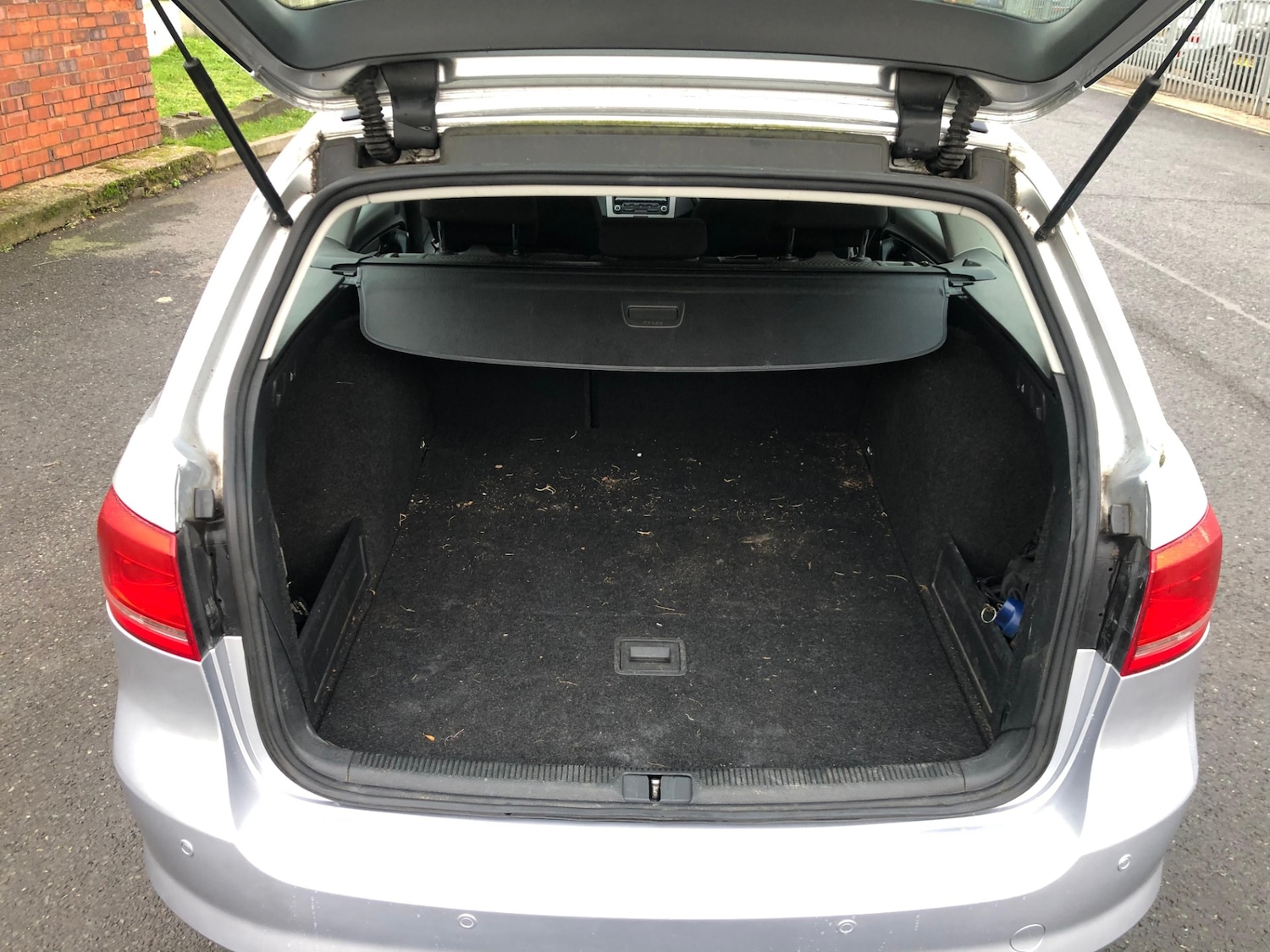 Used Volkswagen Passat 2011 for sale - 76914013: Photo 13