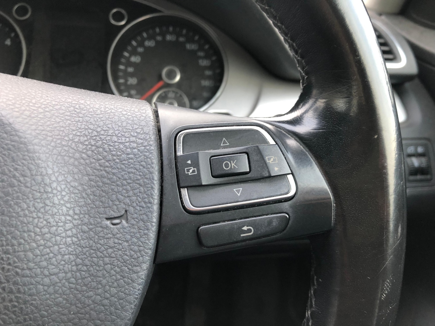 Used Volkswagen Passat 2011 for sale - 76914013: Photo 23